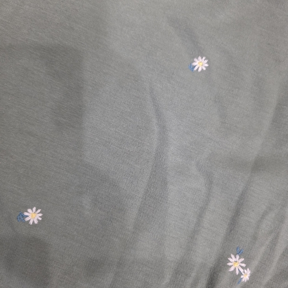 GV Daisy Embroidered Sweatshirt - Picture 3 of 4